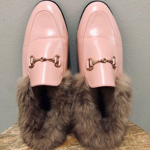 Furry light pink loafer